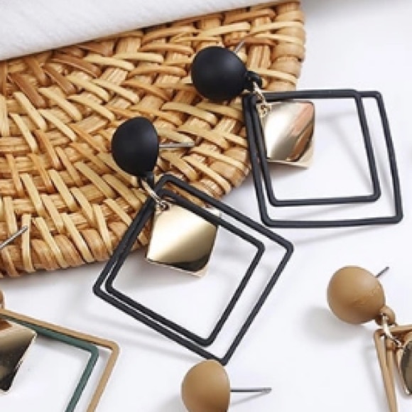 NEW!💙💎MODERN💛GOLDEN🖤BLACK🖤SQUARE💛DROPS💎💙 - Picture 4 of 7